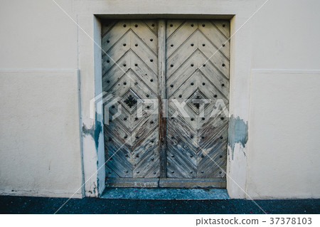old door wood texture 37378103
