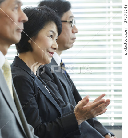 Senior interviewee 37379548