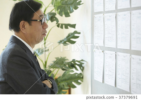 尋找就業的老人 37379691