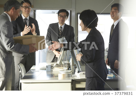 Retirement Goodbye Greeting Businessman 37379831