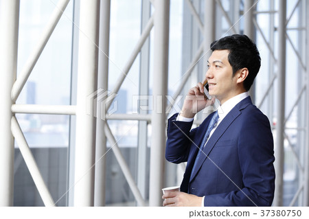 A young businessman 37380750