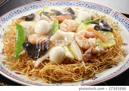 Dish udon Dish udon 37383886