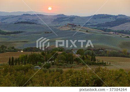 Autumn sunset at Montepulciano Autumn sunset at Montepulciano 37384264