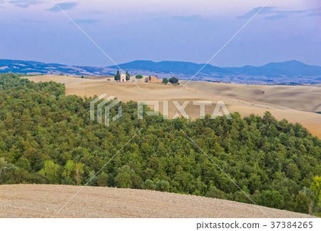 Chapel Vitaleta - San Quirico d'Orcia 37384265