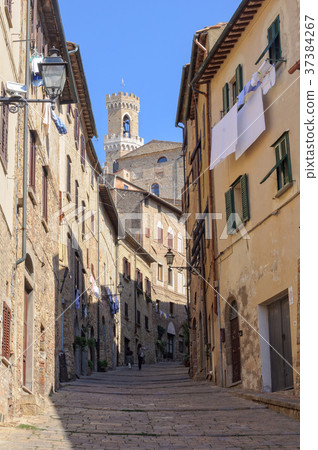 Walking up to the Town Hall - Volterra 37384267