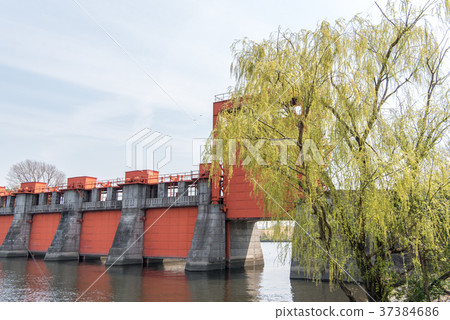 Old Iwafabimizu gate (red water gate) Old Iwafabimizu gate (red water gate) 37384686
