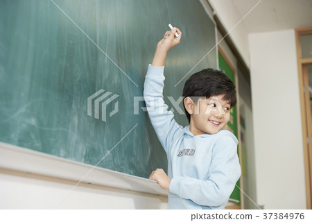 Elementary students, children, Koreans 37384976