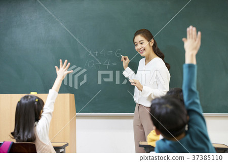 Elementary school students, teachers, Koreans Elementary school students, teachers, Koreans 37385110