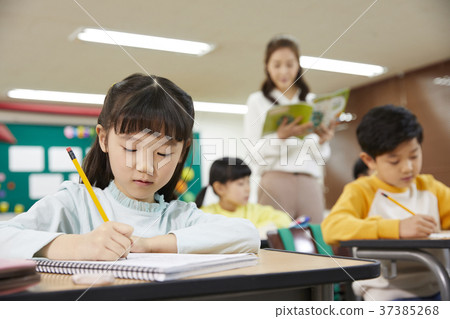 小學生,老師,韓國人 小學生,老師,韓國人 37385268