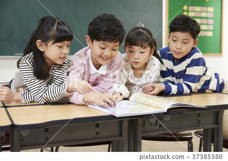 Elementary students, children, Koreans 37385380