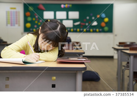 Elementary students, children, Koreans 37385534