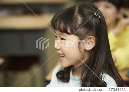 Elementary students, children, Koreans 37385611