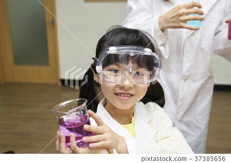 Elementary school students, teachers, Koreans 37385656