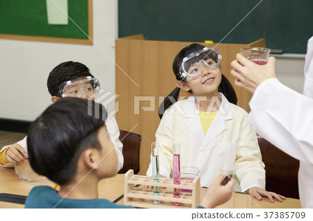 Elementary school students, teachers, Koreans Elementary school students, teachers, Koreans 37385709