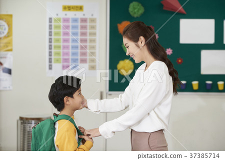Elementary school students, teachers, Koreans Elementary school students, teachers, Koreans 37385714