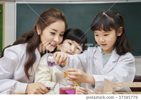 Elementary school students, teachers, Koreans Elementary school students, teachers, Koreans 37385779