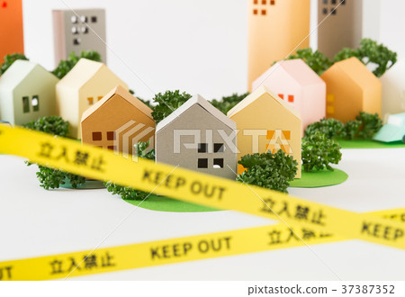 Restricted line Do not enter Incident site Accident property Boundary line Crime Real estate Neighborhood trouble tape KEEP OUT 37387352
