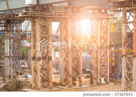 Building of the bridge shines the sun Building of the bridge shines the sun 37387641