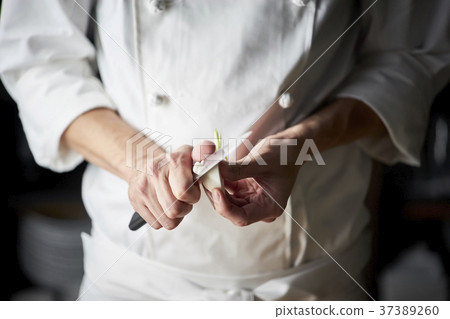 廚師的手做飯 廚師的手做飯 37389260
