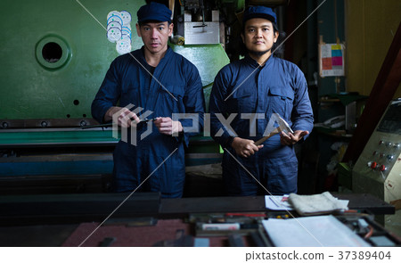 Town factory Foreign workers 37389404