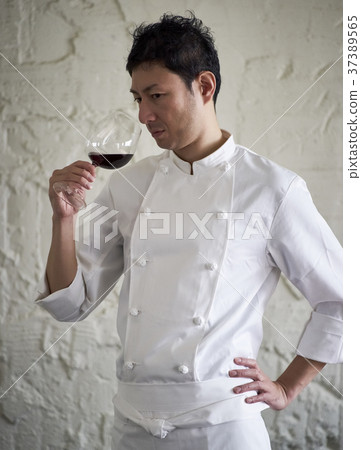 廚師檢查酒 廚師檢查酒 37389565
