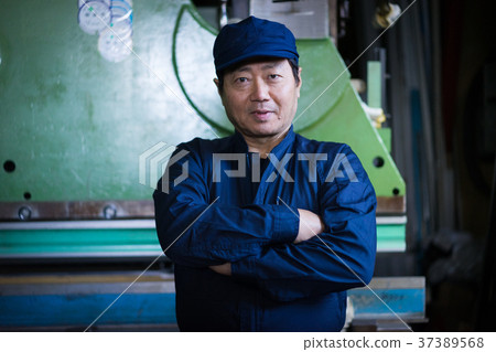 Town factory workers 37389568