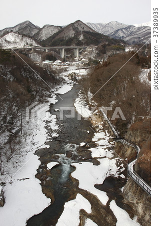 Su訪峽谷在冬天 Su訪峽谷在冬天 37389935