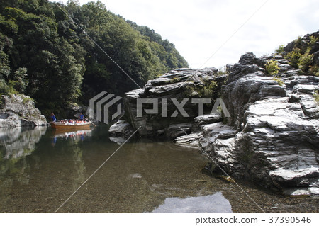 In the Nagasu Gorge In the Nagasu Gorge 37390546