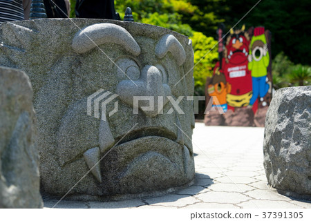 Demon's desk Concrete's desk 37391305