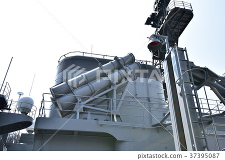 The escort ship Sawari 37395087