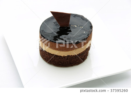 Chocolate cake  37395260
