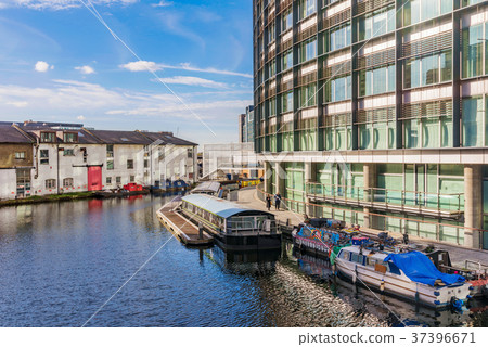 Office buildings along Paddington Basin Office buildings along Paddington Basin 37396671