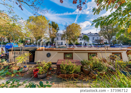 Little Venice canal and nature Little Venice canal and nature 37396712