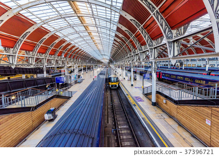 Paddington station interior 37396721