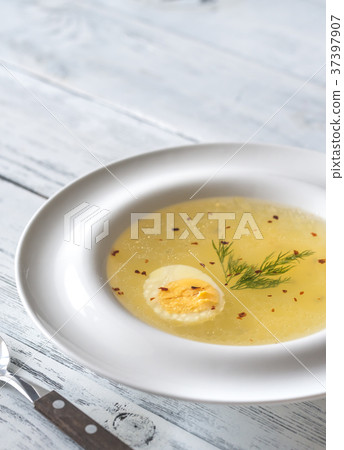 Portion of chicken stock Portion of chicken stock 37397907