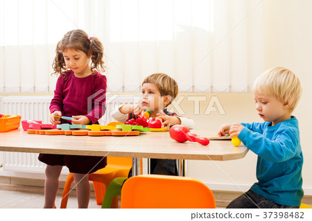 Children playing cooks Children playing cooks 37398482