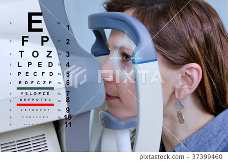 Checking eyesight in a clinic of the future 37399460