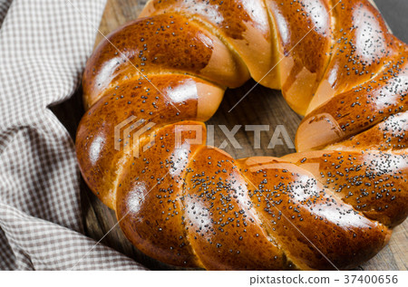 Traditional wicker homemade sweet bread. 37400656