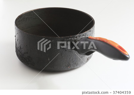 Burnt pot 37404359