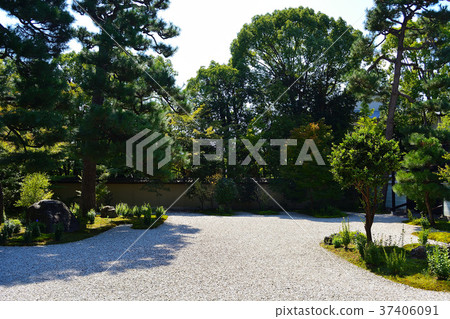 京都新山寺在夏末 37406091