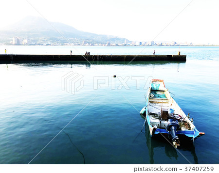 Freshwater pier 37407259