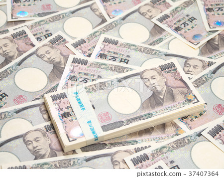 Japanese Yen Banknote (Million Yen Banknote and 10,000 Yen Bill) Japanese Yen Banknote (Million Yen Banknote and 10,000 Yen Bill) 37407364