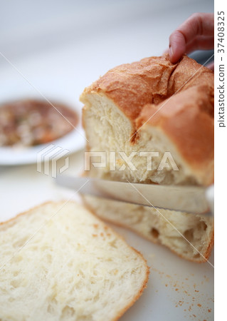 Home bakery (bread handmade handmade flour kitchen kitchen housewife person cooking cooking) Home bakery (bread handmade handmade flour kitchen kitchen housewife person cooking cooking) 37408325