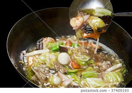 Stir fry under cooking 37409193