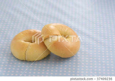 在房子裡烤咖哩百吉餅 37409236
