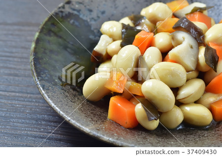 Boiled beans 37409430
