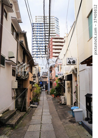 Alley back of Yotsuya Araki town border 37409812