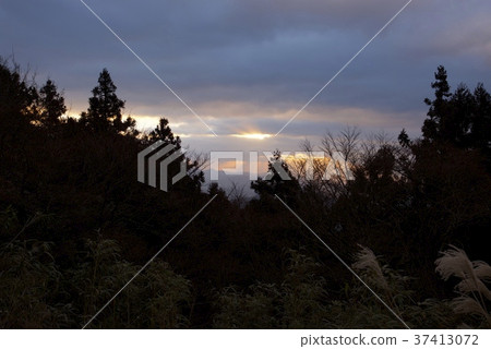First sunrise from Mt. Takamitsu (Fukuoka) in 2018 37413072