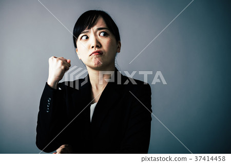Frustrated Business Woman Anger Dissatisfaction Stress Frustrated Business Woman Anger Dissatisfaction Stress 37414458