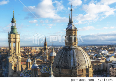 Panoramic view of Zaragoza from the Cathedral 37415460